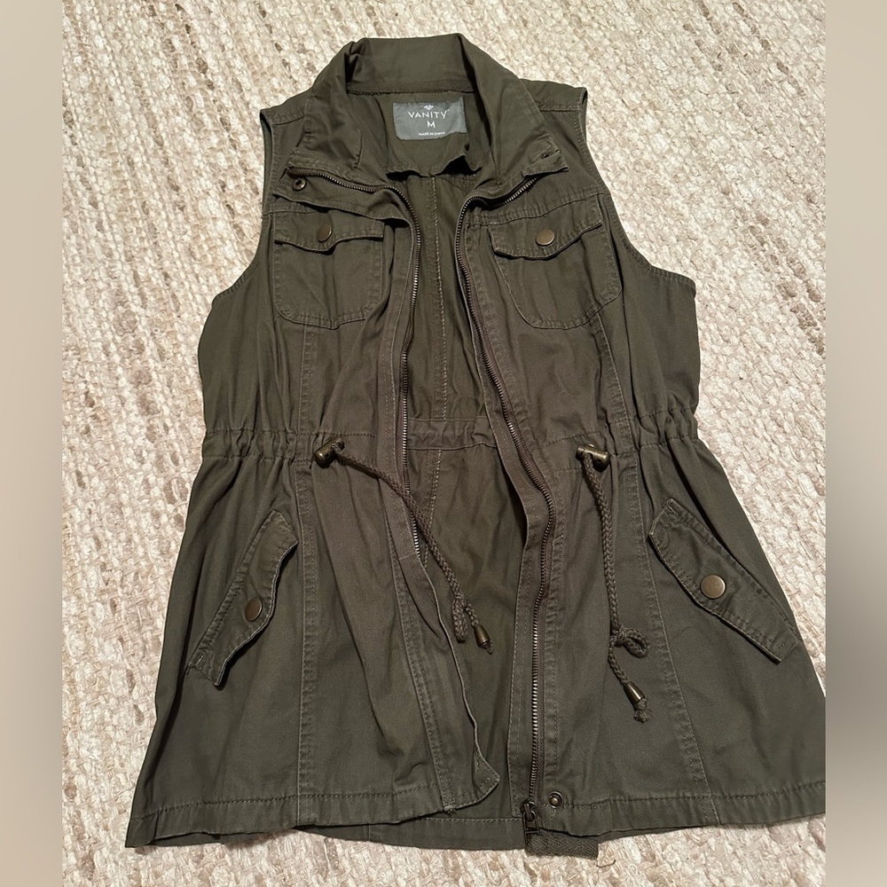 Vanity Olive Utility Vest SIZE MEDIUM